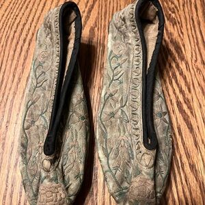Antique handmade Chinese embroidered silk needlepoint lady leather slipper shoe